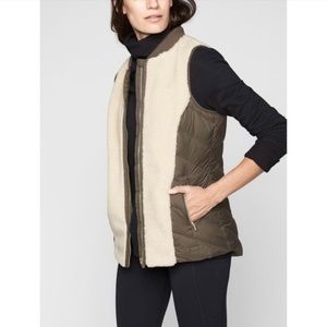 EUC ATHLETA Tundra Sherpa Vest